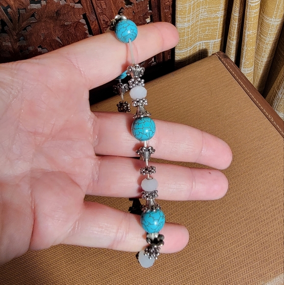 Simulated Turqouise Stone and Silvertone Metal Stretch Bracelet - Picture 3 of 4